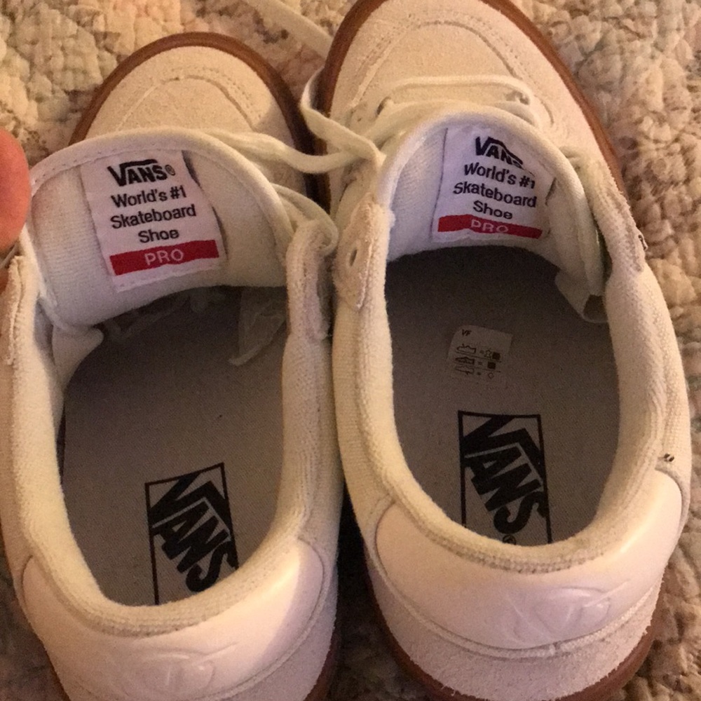 Vans - Picture 5 of 7